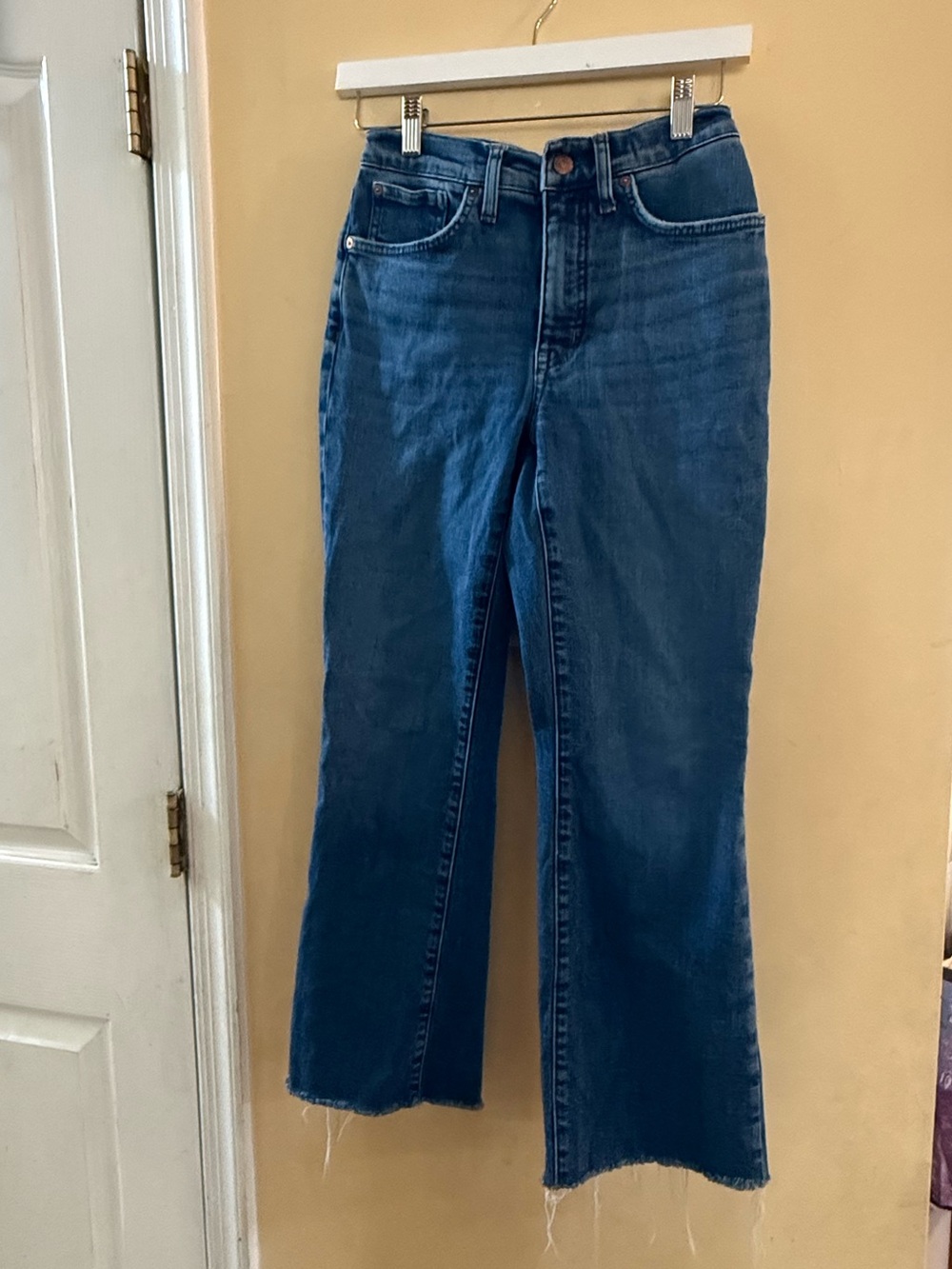 Madewell “Mid-Rise Kick Out” Women's Jeans, Size 31

27